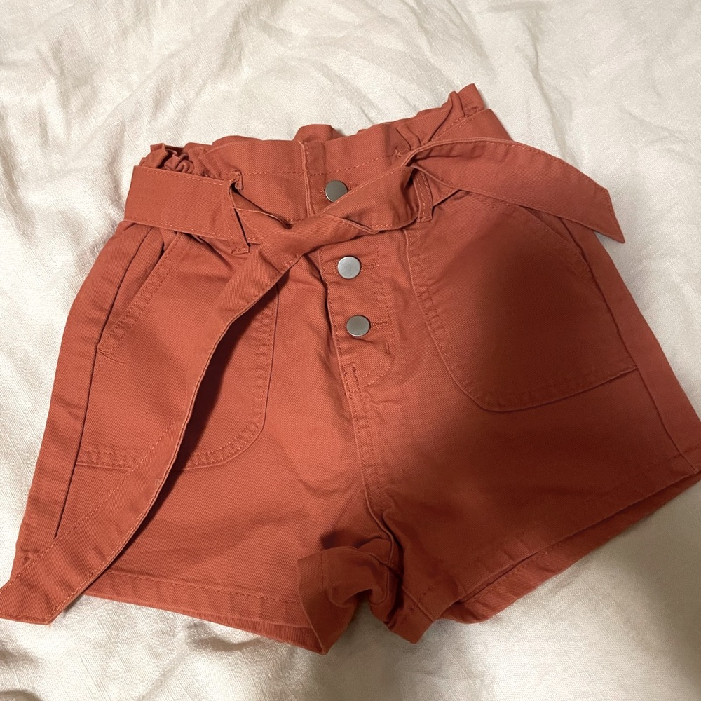 Chelsea and Violet Paper bag shorts